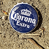 Corona Extra auf Erde